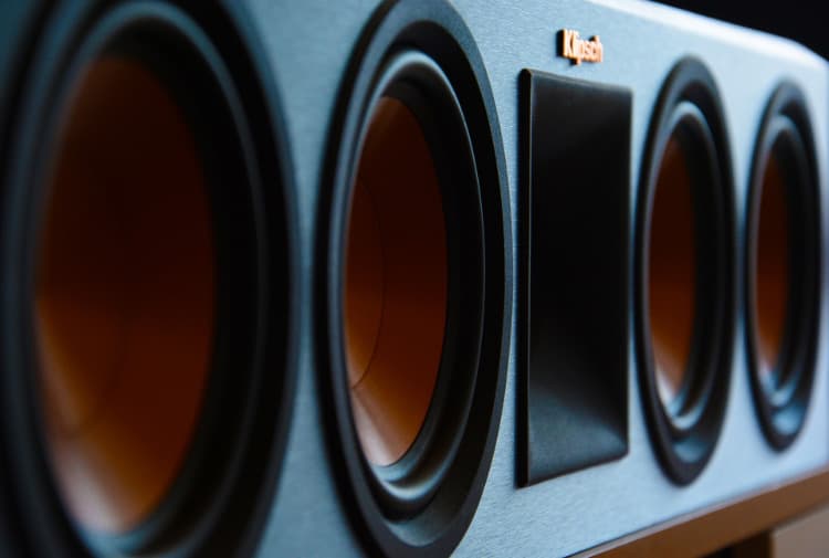 How to Dampen Bass from Speakers 